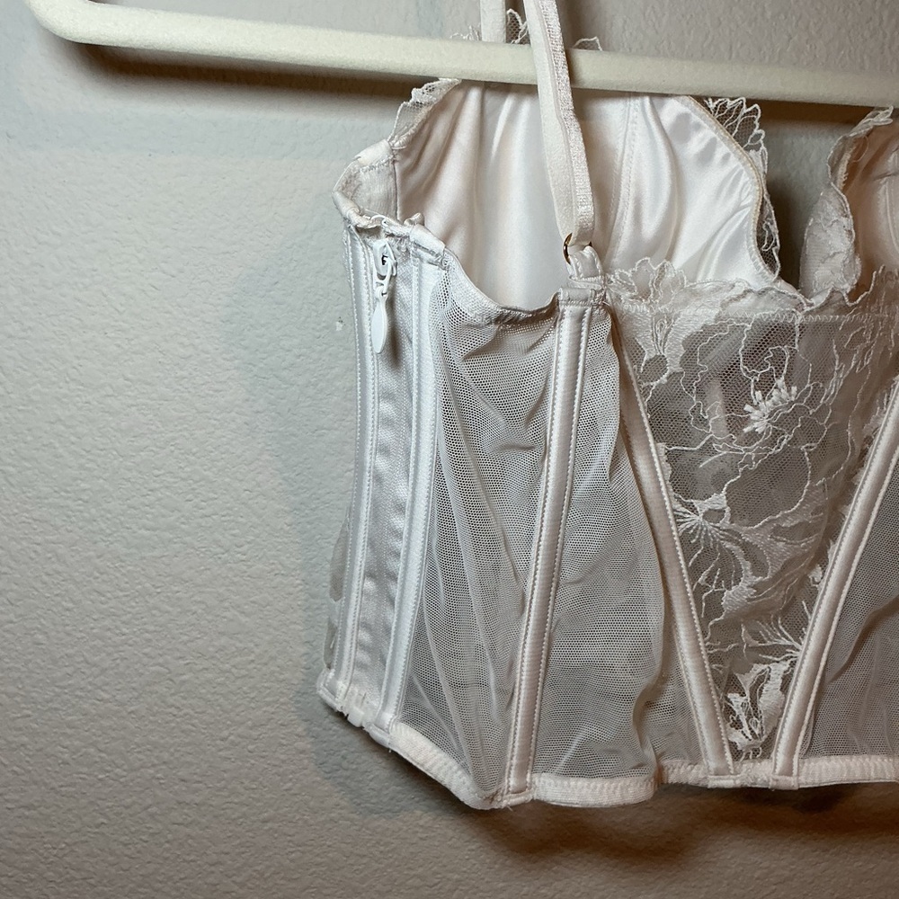 Victoria Secret White Lace Bustier - Picture 5 of 6